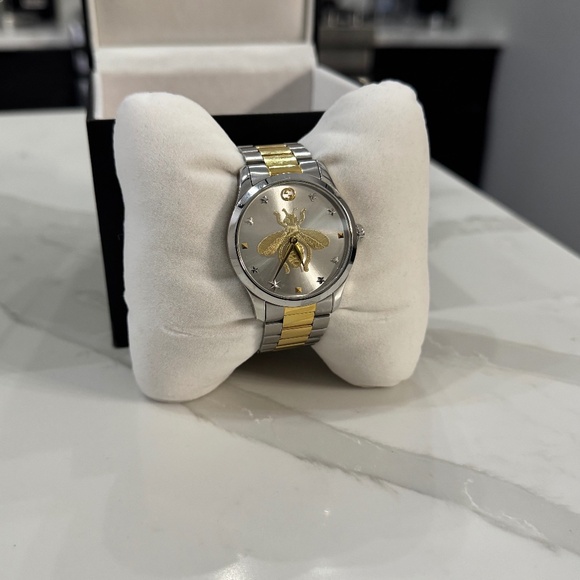 Gucci Quartz b timeless watch - Picture 1 of 11